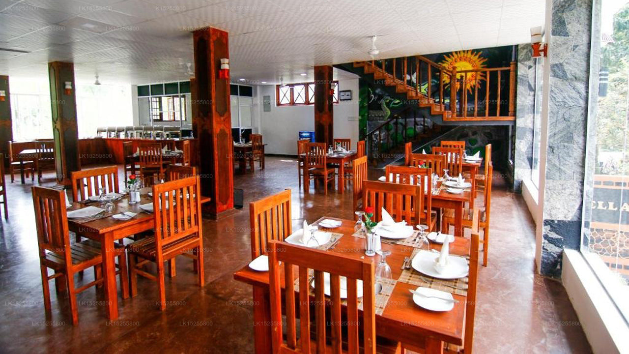 Grand Ella Motel, Ella