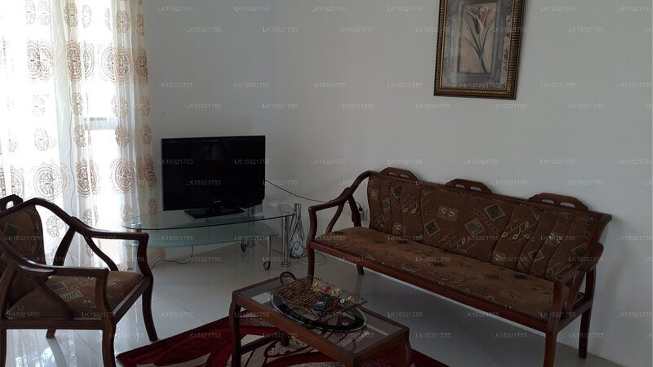 Pull & Buts, Colombo