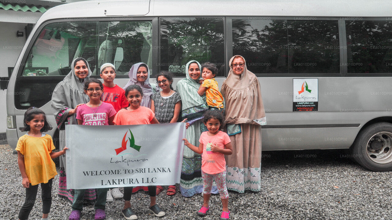 Colombo Airport (CMB) to Hemmathagama City Private Transfer