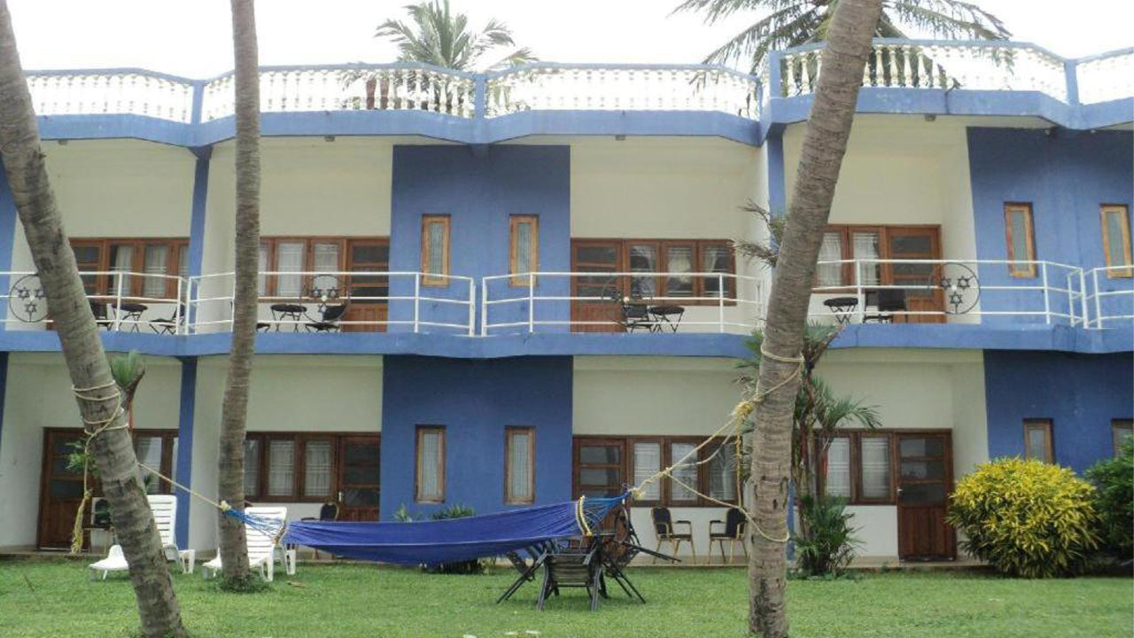 New Tri-Star Beach Hotel, Arungama