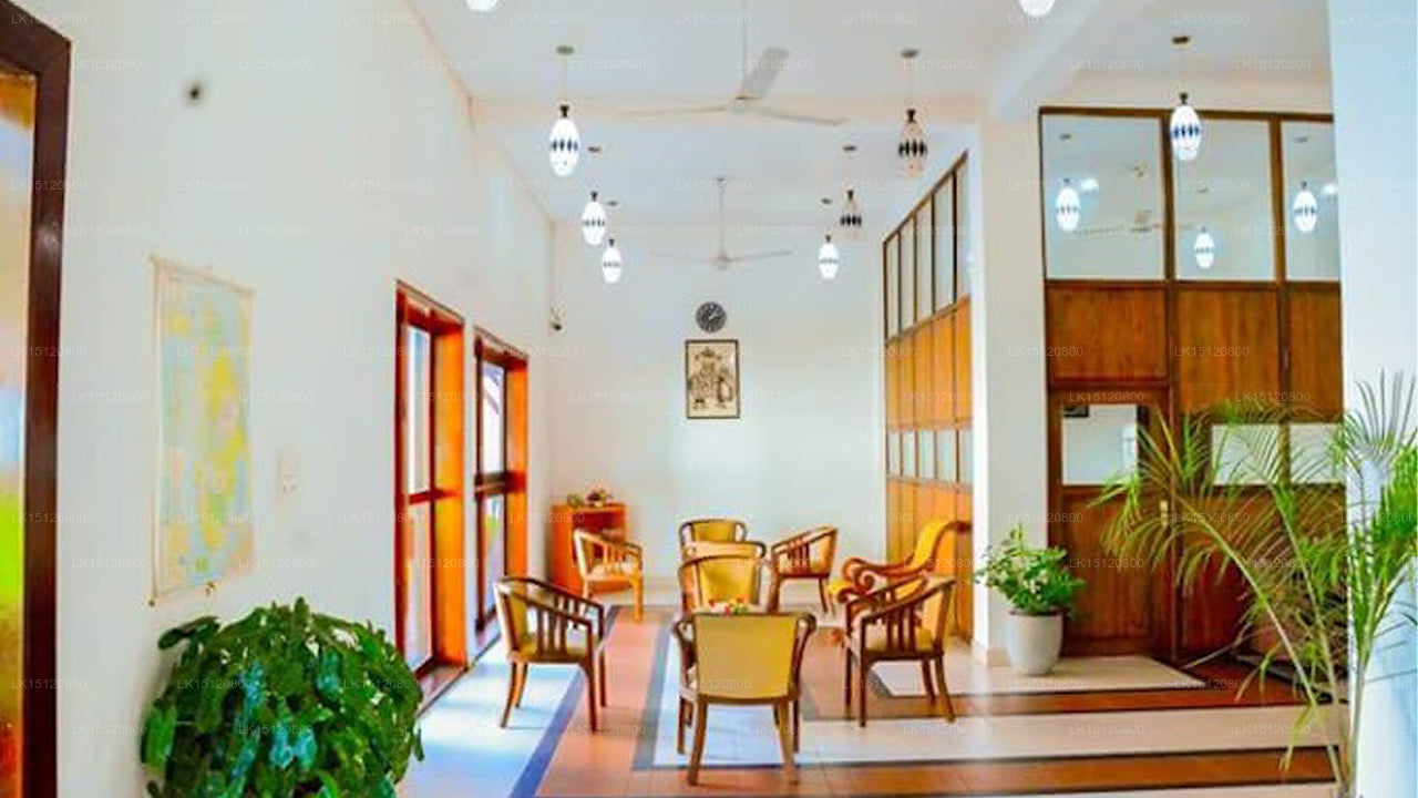 Triangle Hotel, Anuradapura