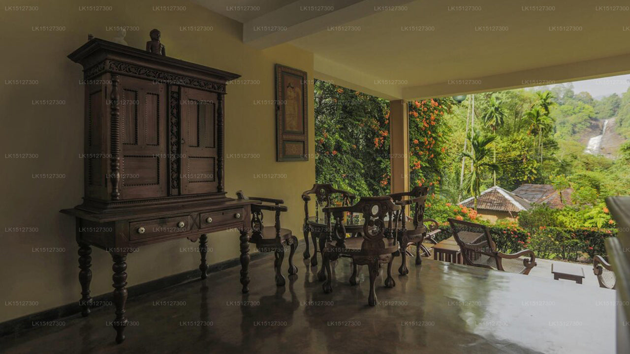 Minara Bopath Ella, Ratnapura