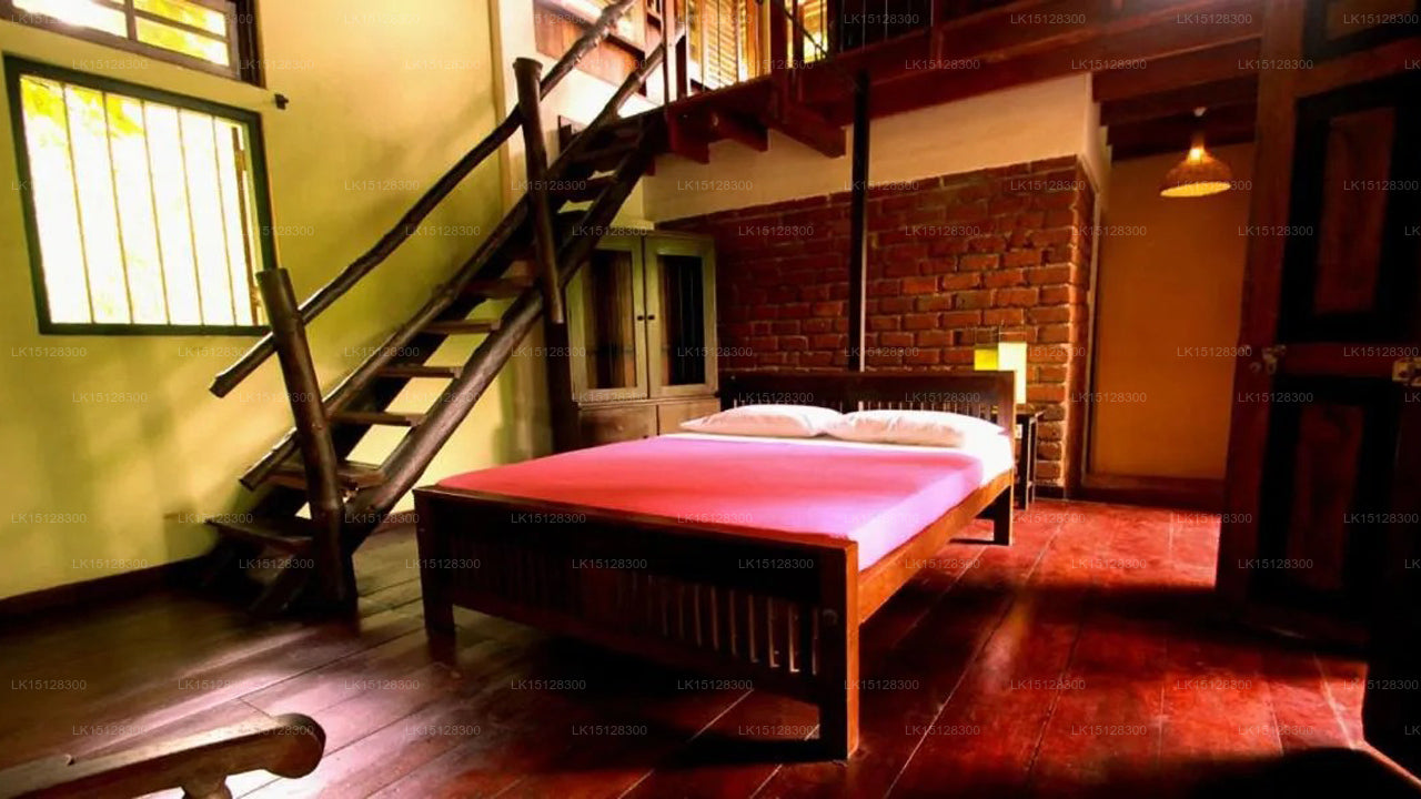 Otel Chalets, Gampaha