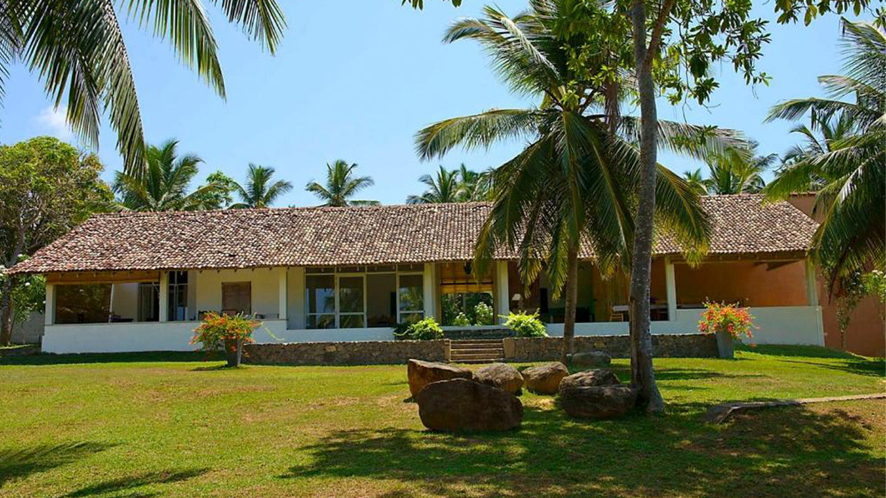 Blue Heights, Dikwella