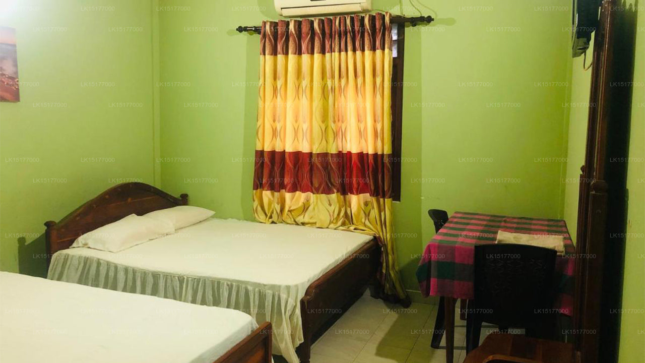 Nuwarawewa Villa, Anuradhapura