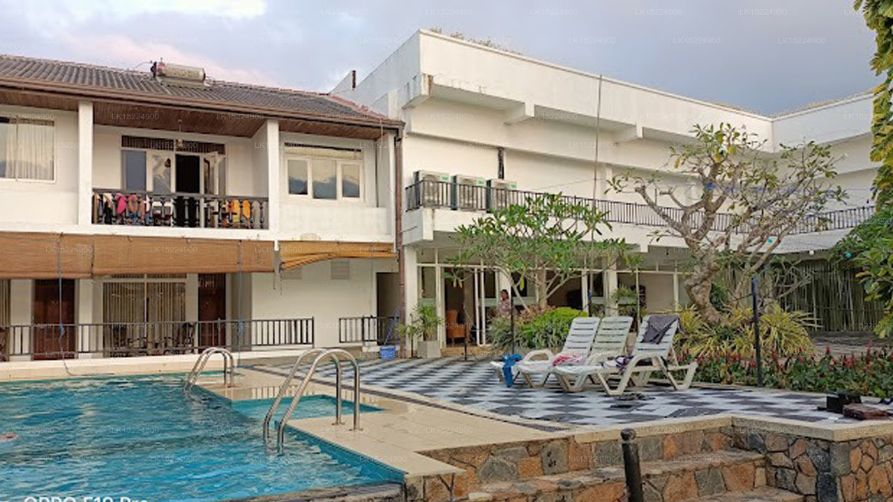 Hotel Sun & Moon, Aluthgama
