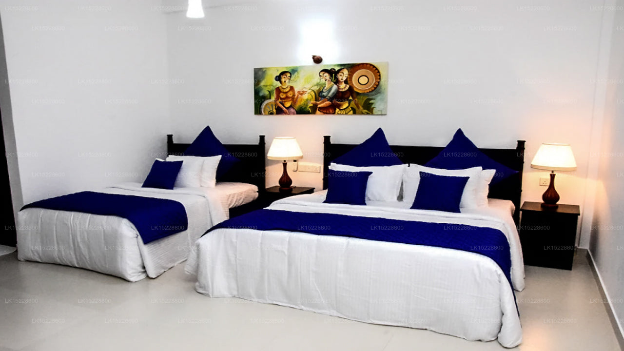 Blue Spring Hotel, Wadduwa