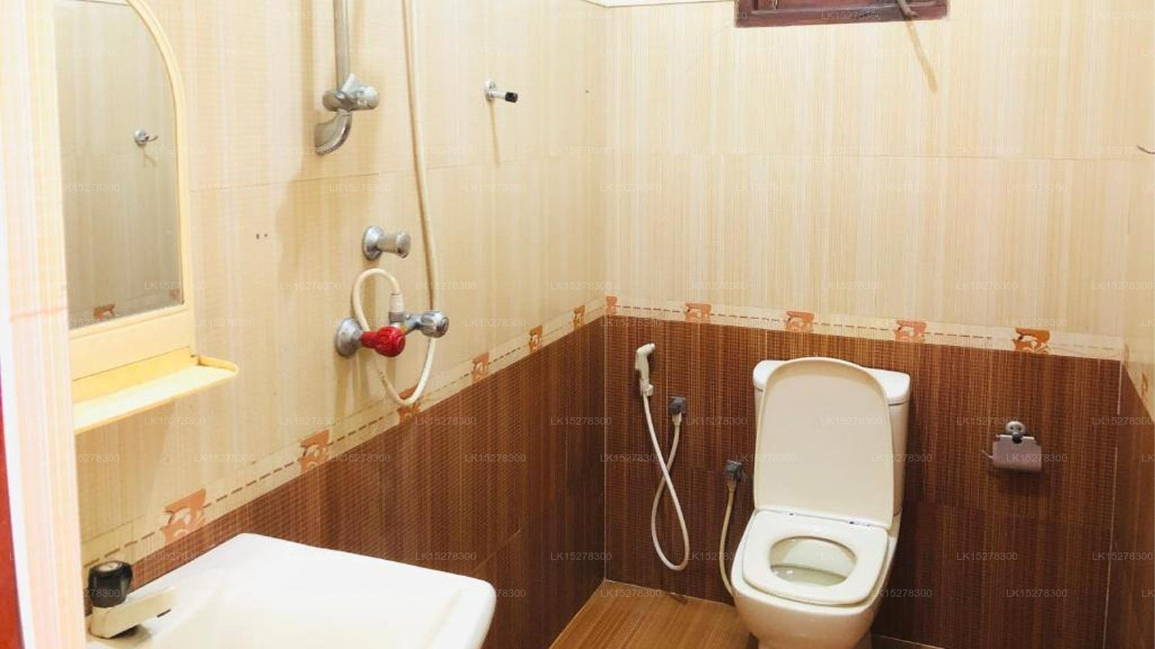 Kandyan Holiday Center, Kandy