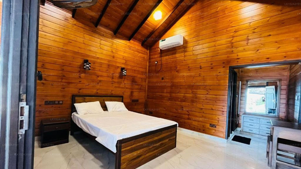 Janas Blue Water Corner, Trincomalee