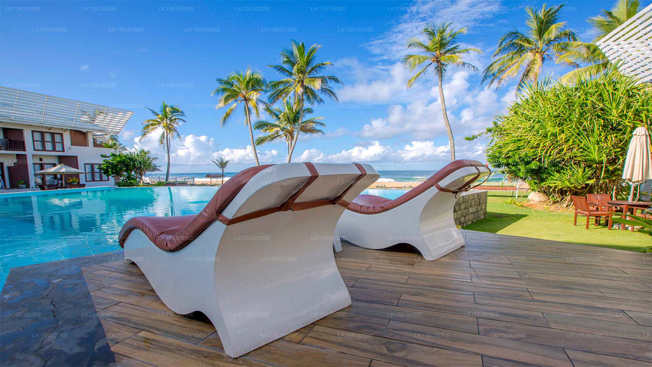 Avenra Beach, Hikkaduwa