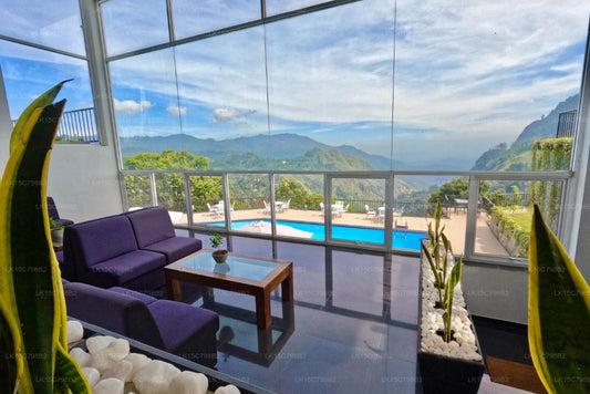 Hotel Heaven's Edge, Ella