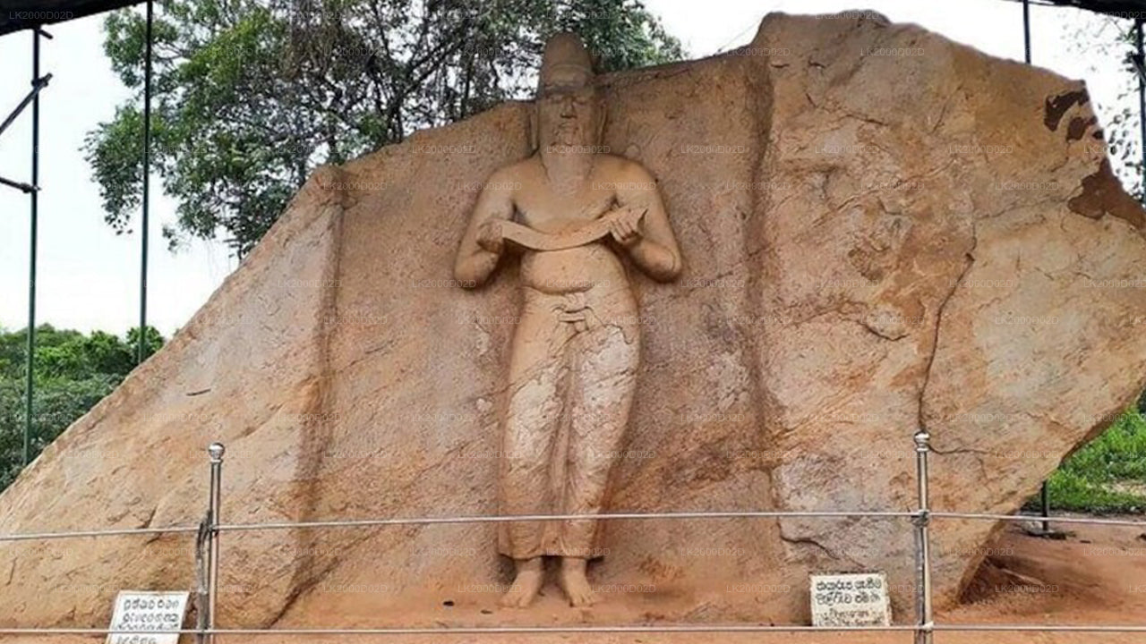 Polonnaruwa iidse linna giidiga ekskursioon sissepääsupiletitega