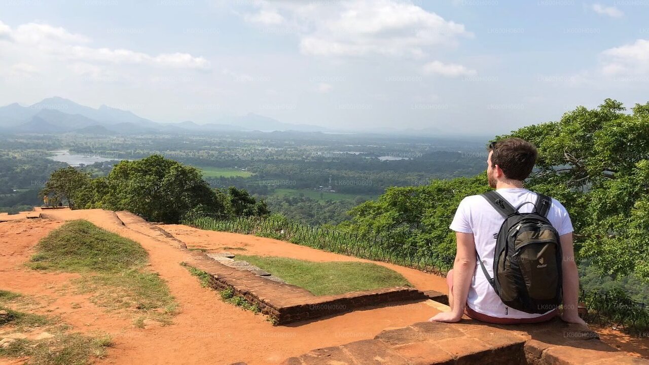 Sigiriya ja Dambulla Kitulgalast