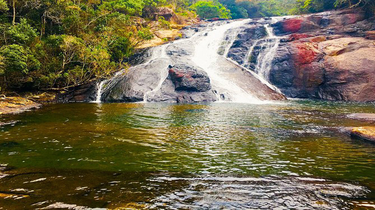 Hiking Nonpareil Trail
