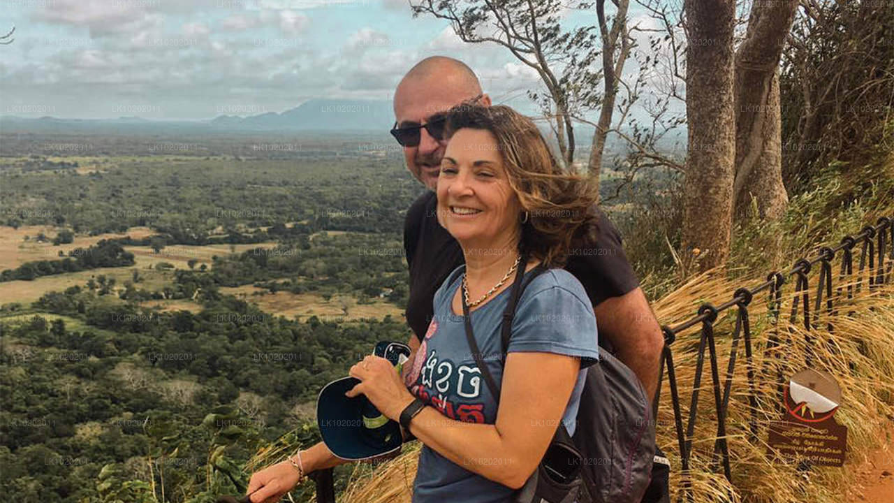 Sigiriya ja Minneriya Colombost (2 päeva)