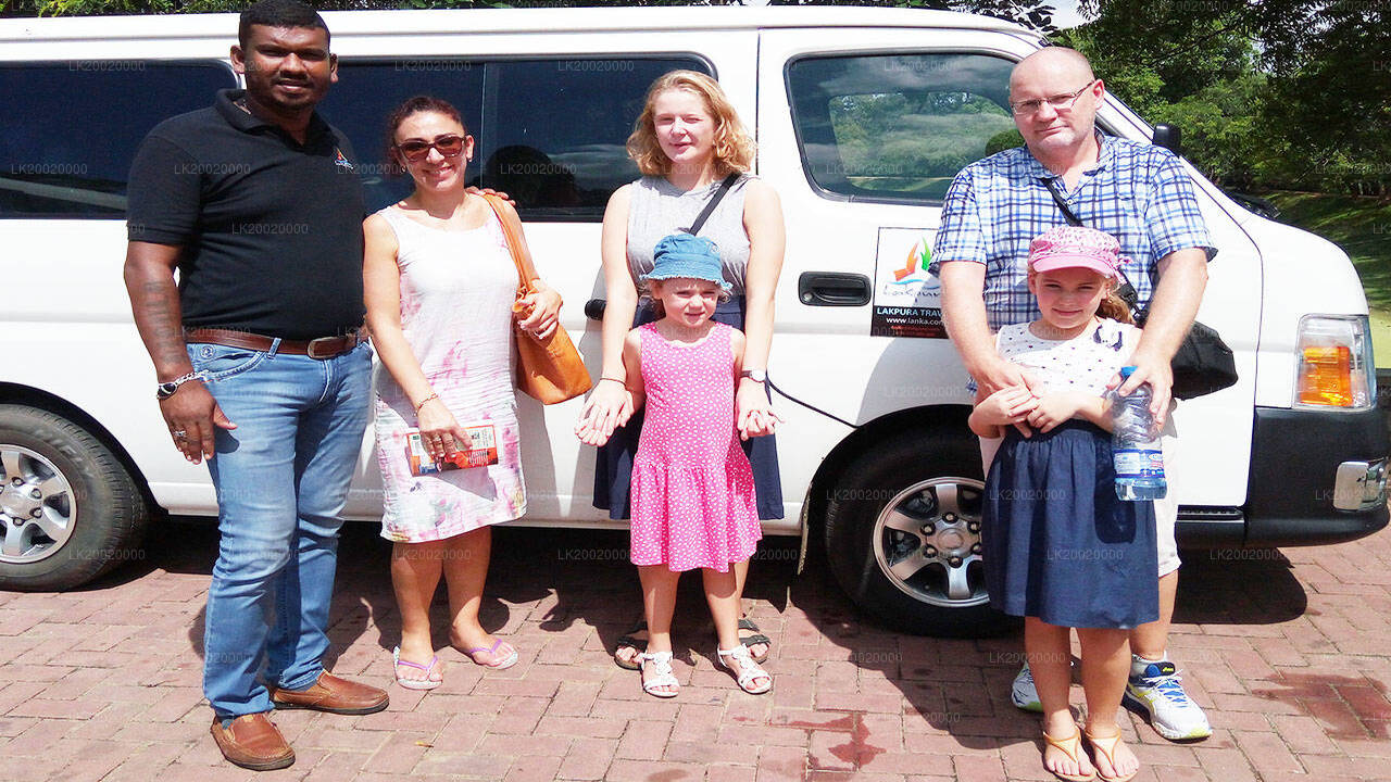 Šofööriga standardkaubiku rent