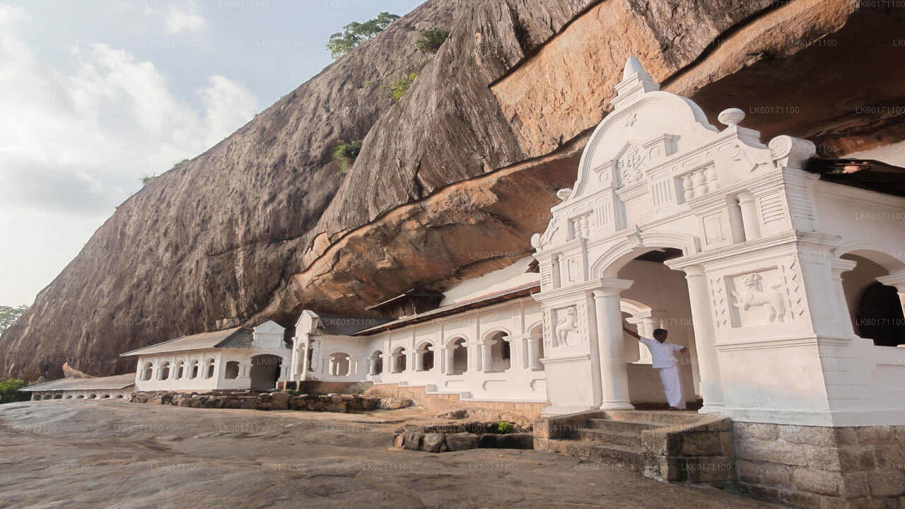 Sigiriya ja Dambulla Kandyst