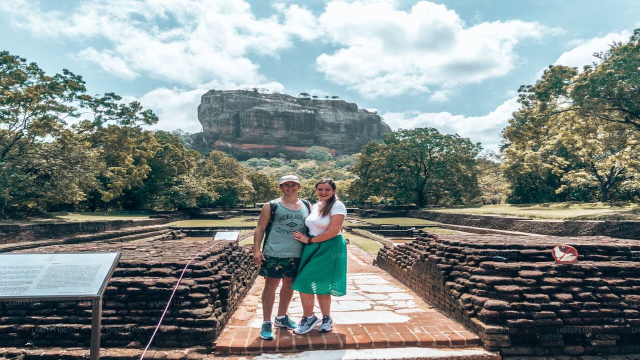 Sigiriya ja Dambulla Kandyst