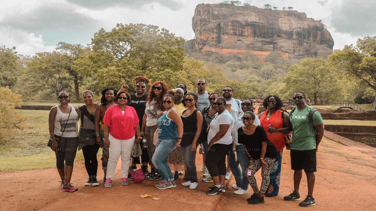Sigiriya ja Dambulla Kandyst