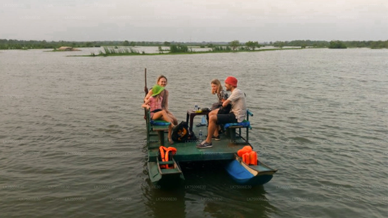 Linnuvaatlus paadiga Kalametiya pühapaigas Tangallest
