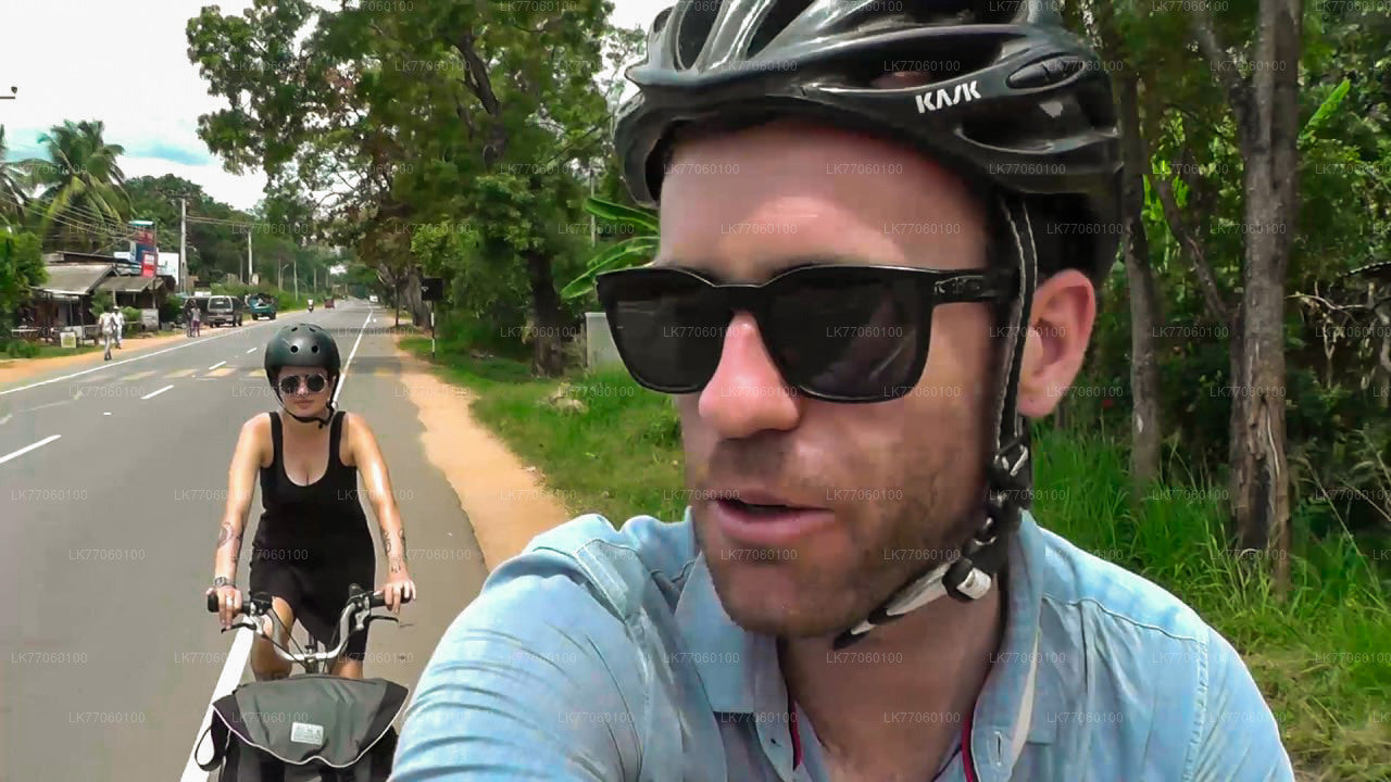 Jalgrattasõit Anuradhapurast