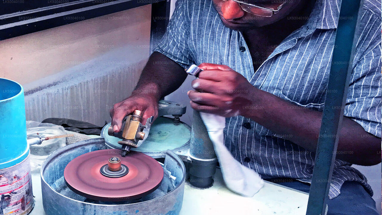 Mirissa kalliskivide ja ehete töötuba